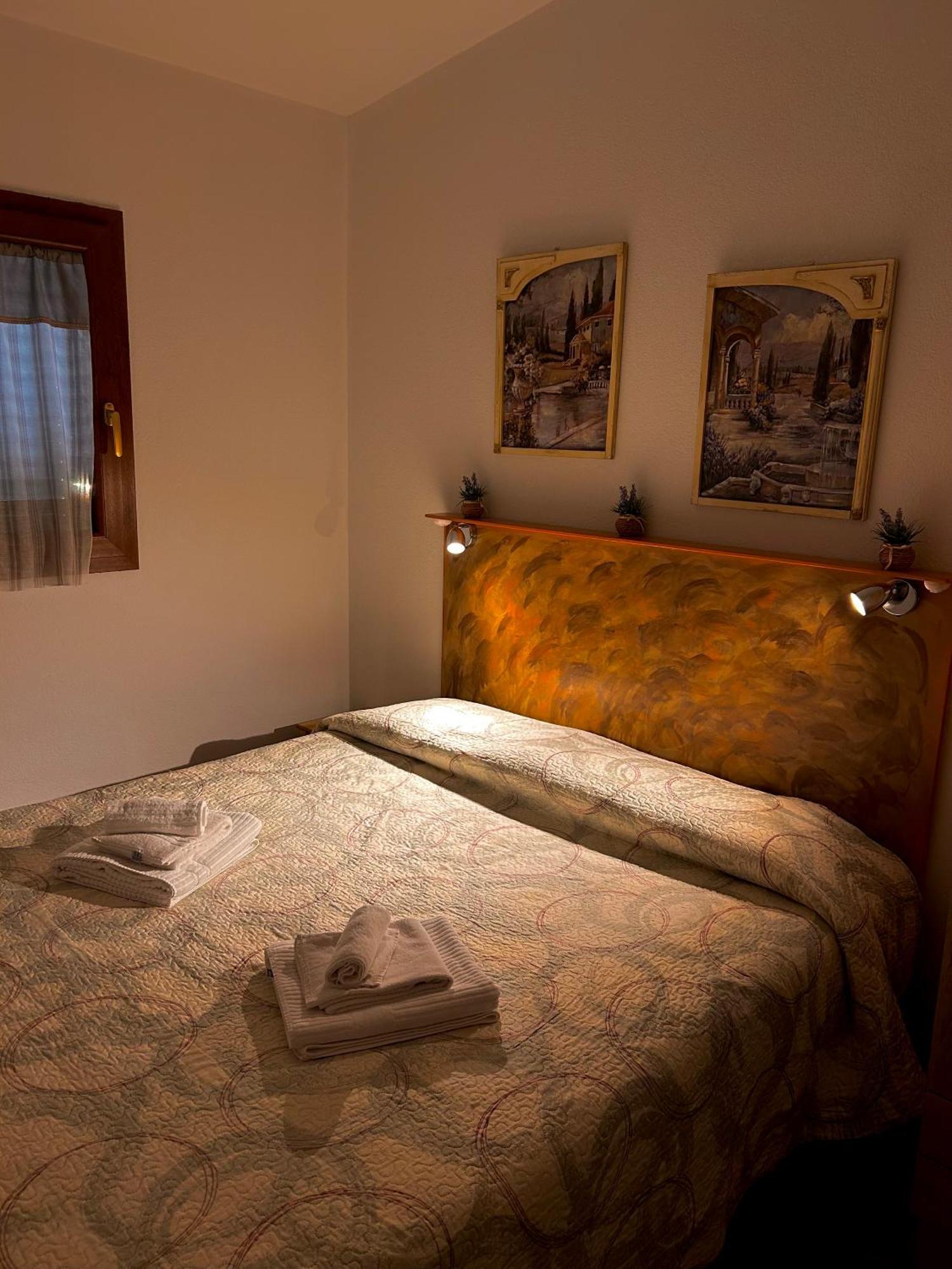 Vila Oasi Macerina Alanno Exteriér fotografie