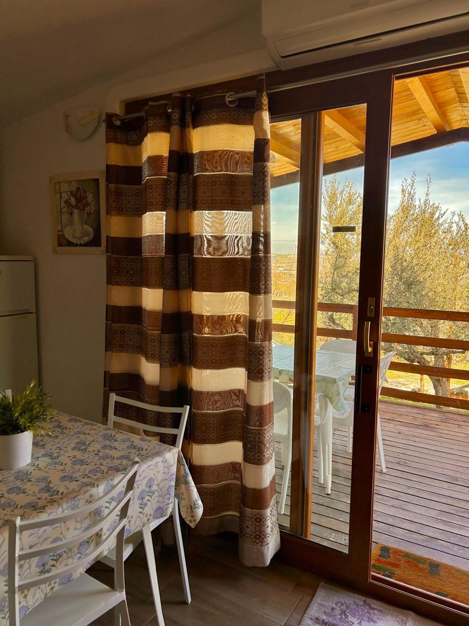 Vila Oasi Macerina Alanno Exteriér fotografie