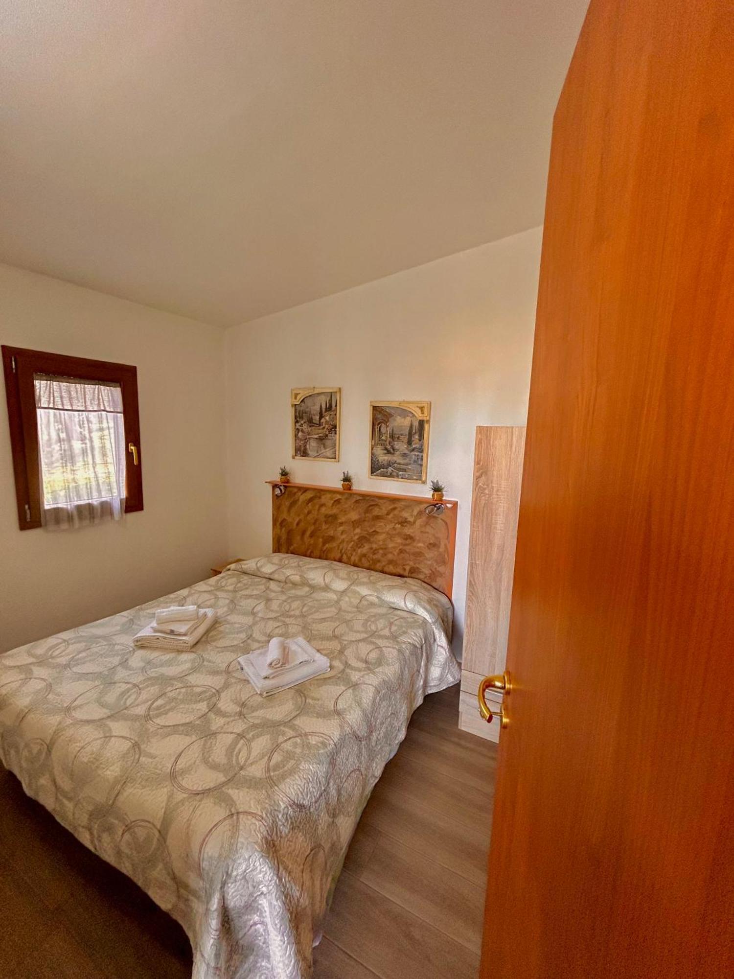 Vila Oasi Macerina Alanno Exteriér fotografie