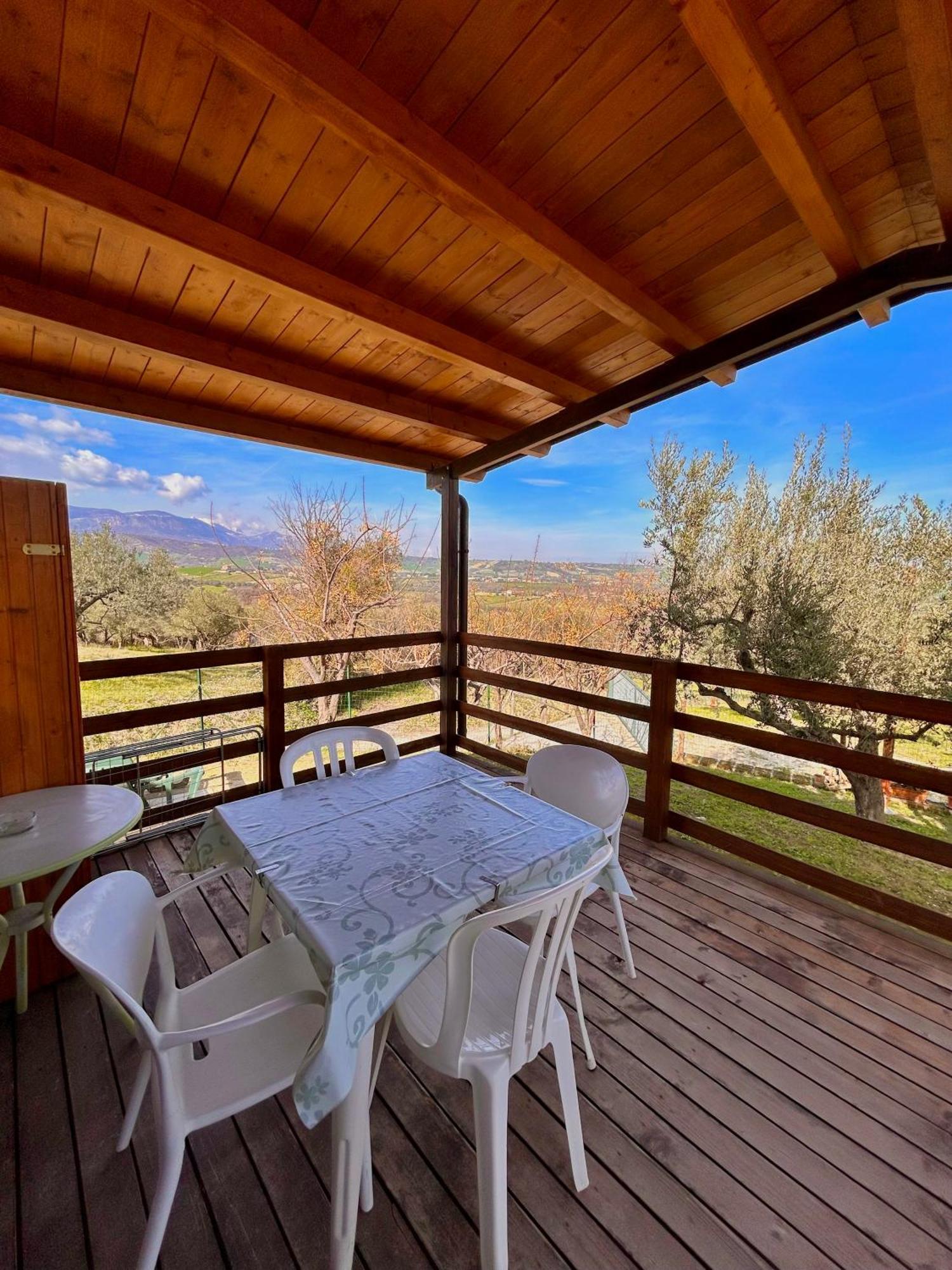 Vila Oasi Macerina Alanno Exteriér fotografie