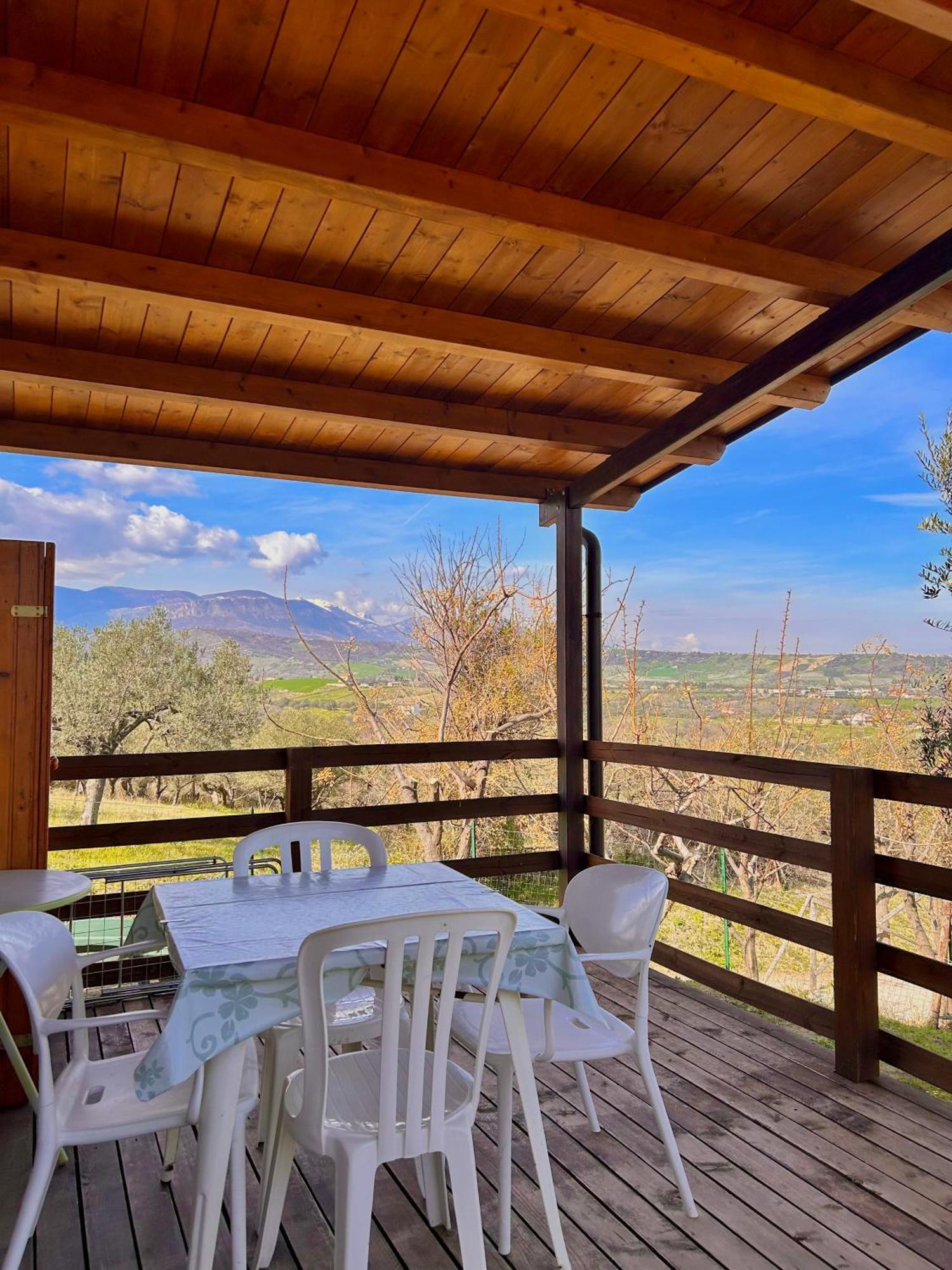 Vila Oasi Macerina Alanno Exteriér fotografie