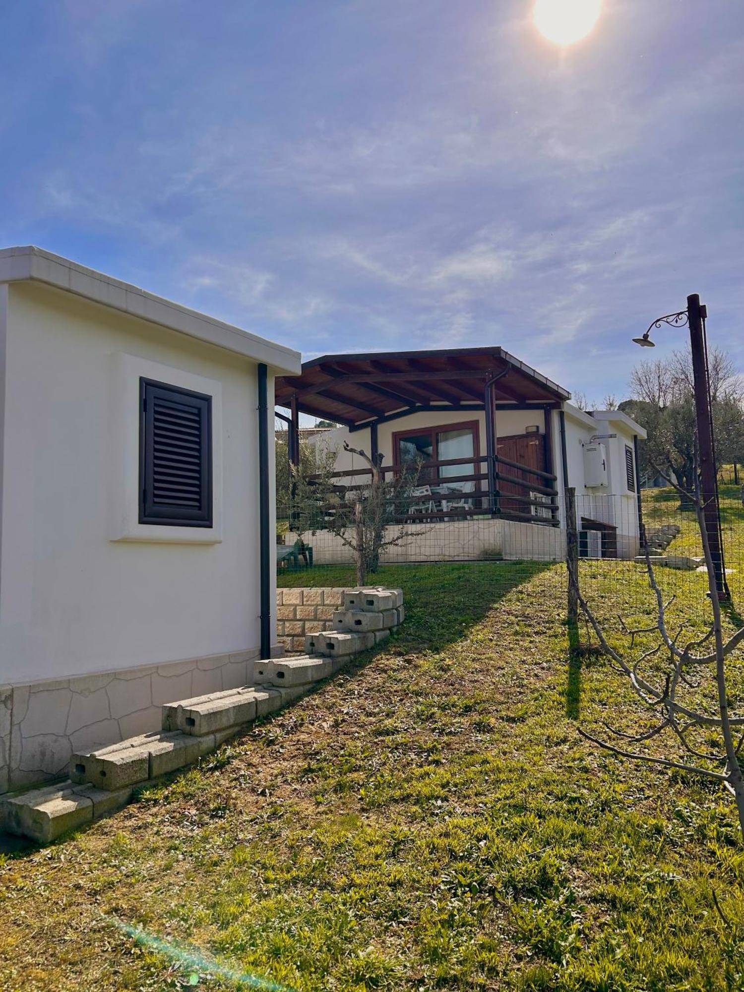 Vila Oasi Macerina Alanno Exteriér fotografie