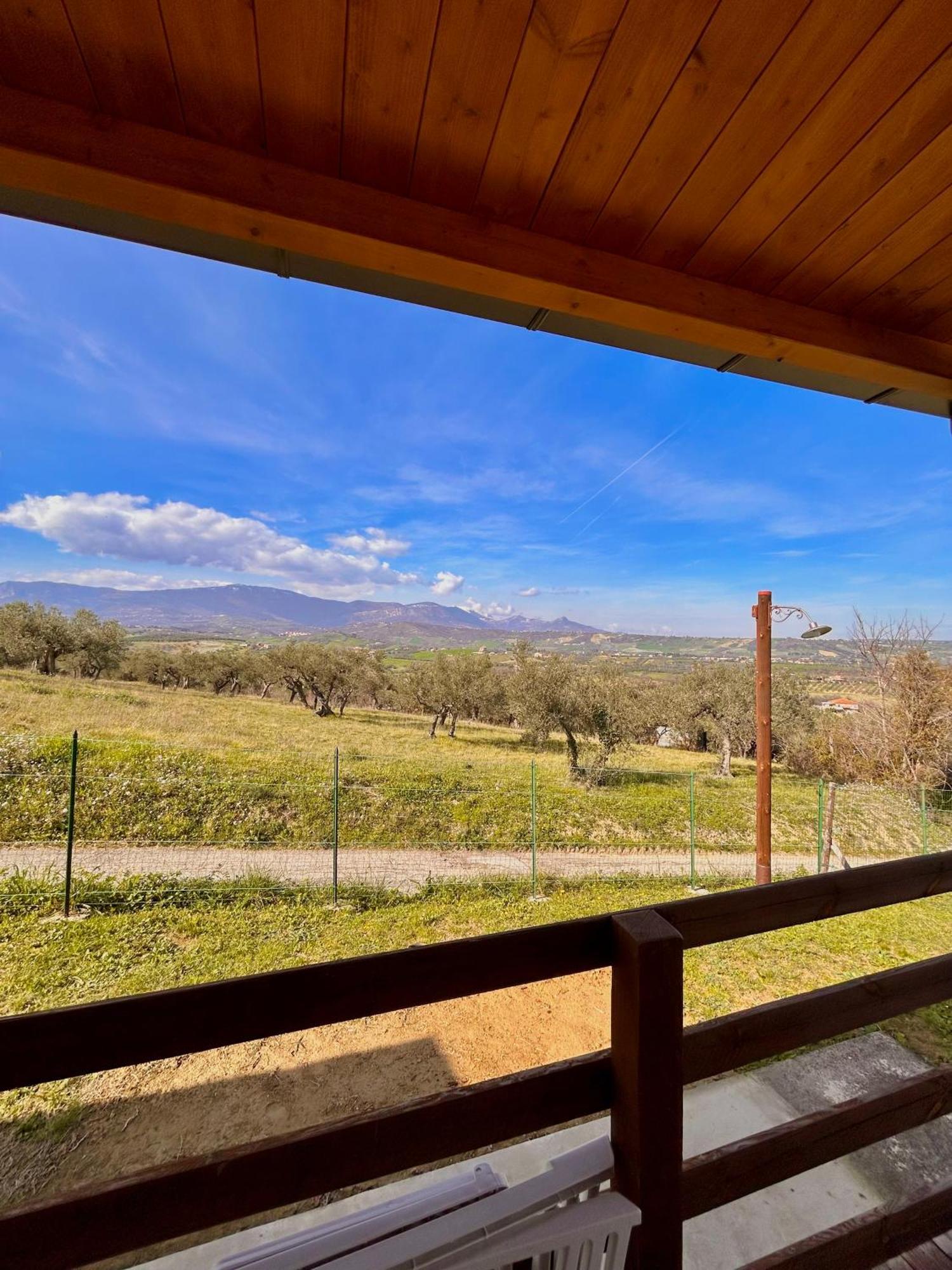 Vila Oasi Macerina Alanno Exteriér fotografie
