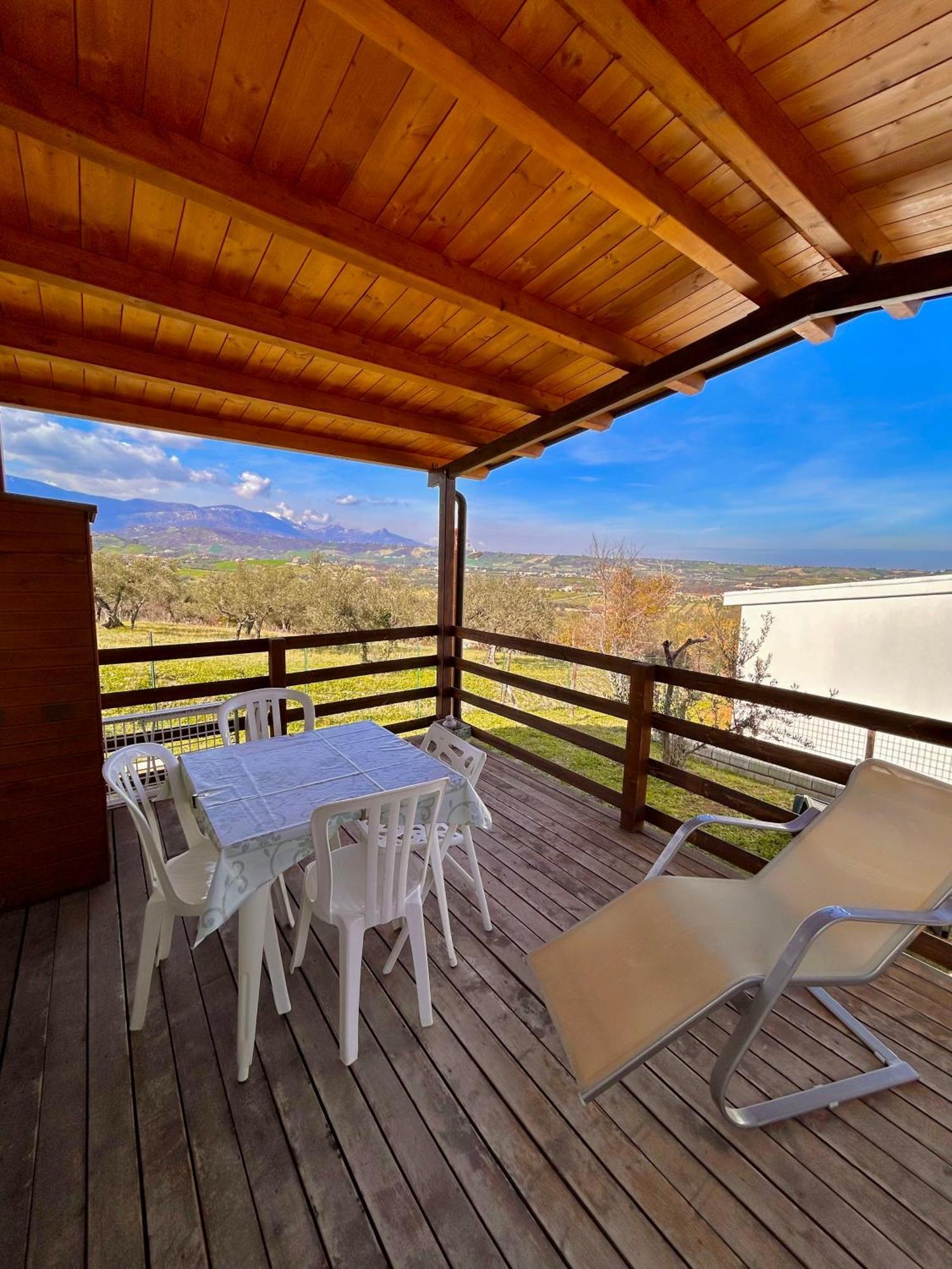 Vila Oasi Macerina Alanno Exteriér fotografie