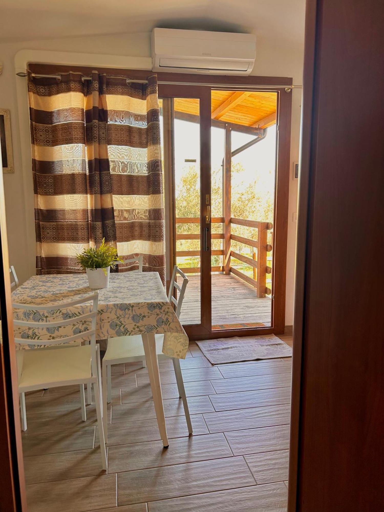 Vila Oasi Macerina Alanno Exteriér fotografie