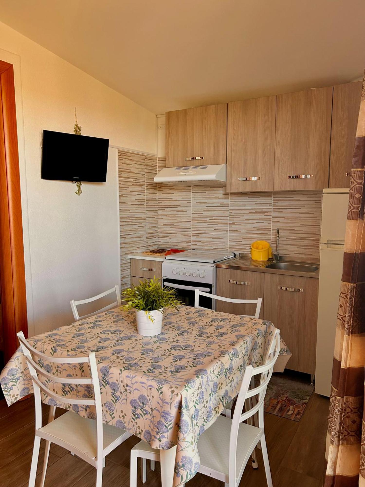 Vila Oasi Macerina Alanno Exteriér fotografie